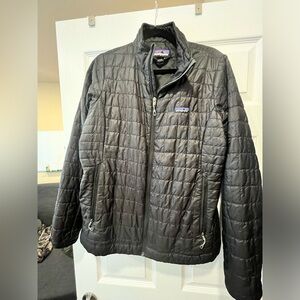 Women’s Patagonia nanopuff Jacket size large Black EUC